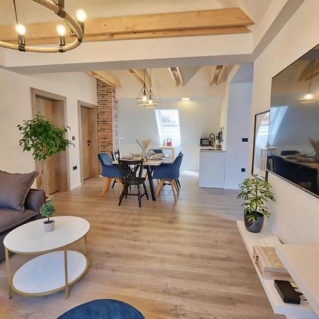Auzlak Hisa, Apartments. Luče Kamer foto