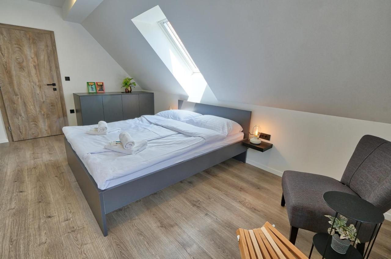 Auzlak Hisa, Apartments. Luče Buitenkant foto