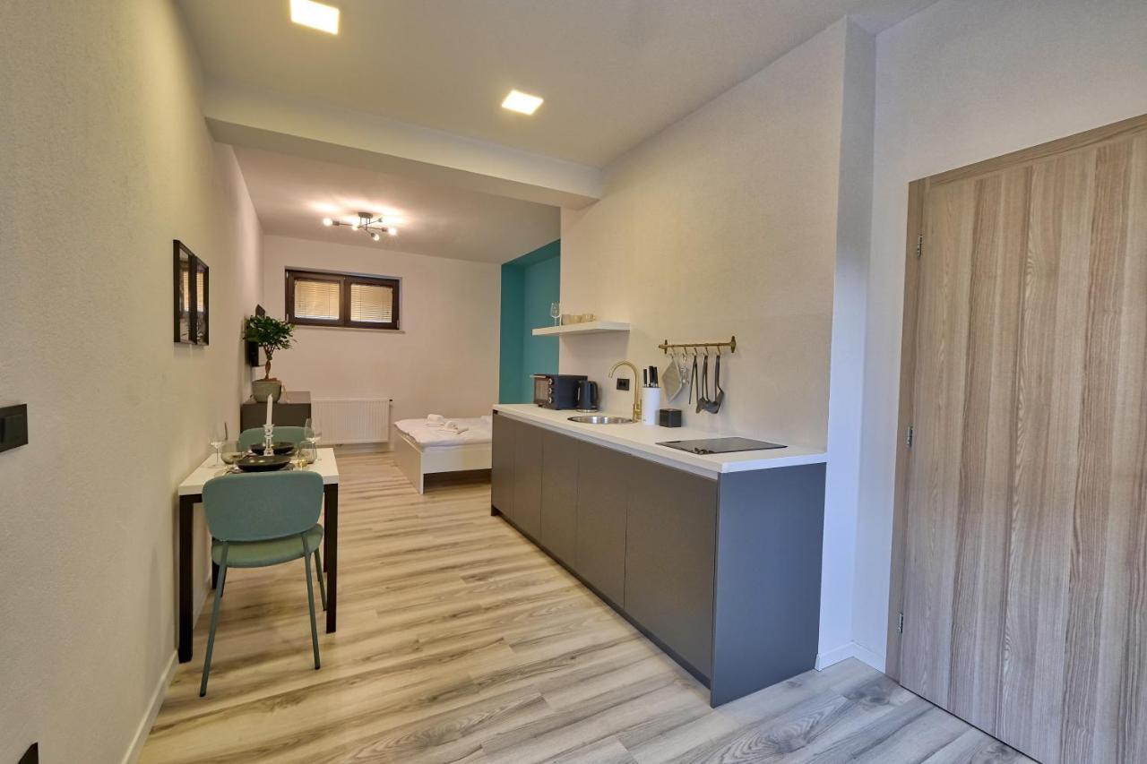 Auzlak Hisa, Apartments. Luče Buitenkant foto