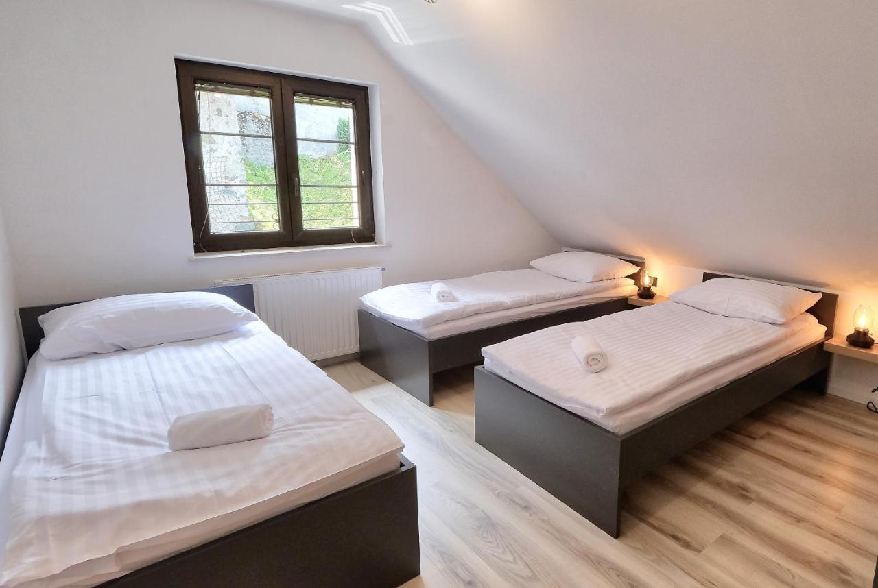Auzlak Hisa, Apartments. Luče Buitenkant foto